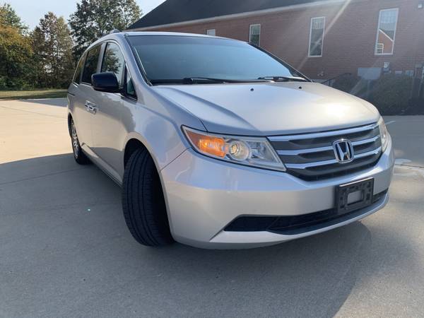 2011 Honda Odyssey EX-L - cars & trucks - by owner - vehicle... for sale in Ballwin, MO – photo 8