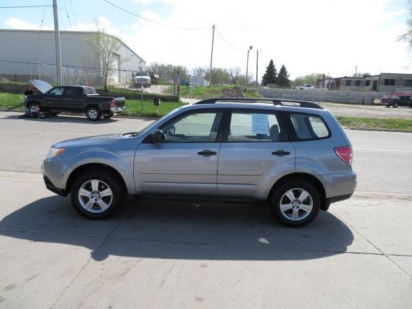 2011 Subaru Forester 4dr Auto 2 5X w/Alloy Wheel Value Pkg 123, 000 for sale in Waterloo, IA – photo 3