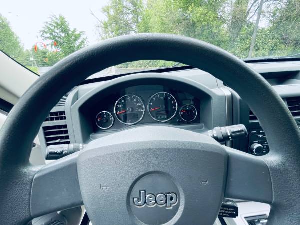 2008 JEEP LIBERTY 3 7L V6 One Owner - - by dealer for sale in St. Charles, MO – photo 15