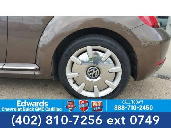 2016 Volkswagen Beetle Coupe hatchback (Dark Bronze Metallic) for sale in Council Bluffs, NE – photo 11
