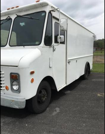 1988 Chevrolet box truck for sale in Meadow View, VA – photo 3