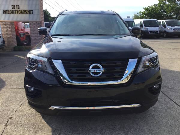 2019 Nissan Pathfinder SL AWD Black 18k Loaded and priced right, Sharp for sale in Dickson, TN – photo 2