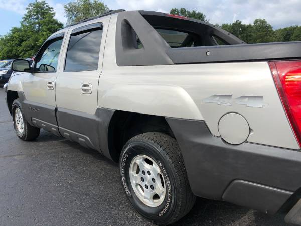 Loaded! 2005 Chevy Avalanche 1500! 4x4! Crew Cab! for sale in Ortonville, OH – photo 10