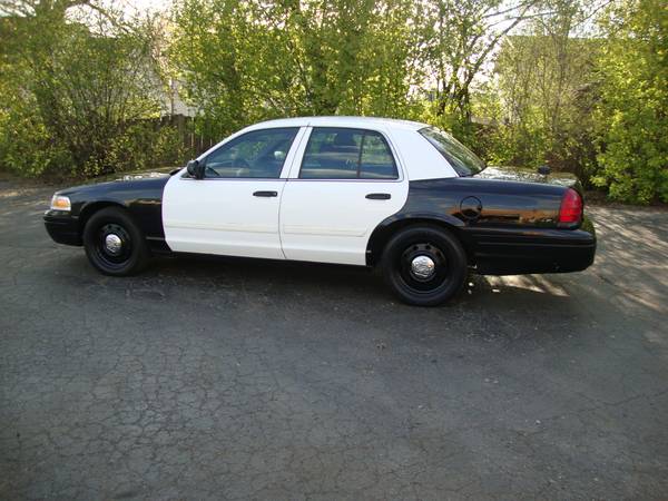 2009 Ford Crown Vic Police Interceptor (70, 000 Miles/Ex Condition) for sale in Northbrook, WI – photo 3