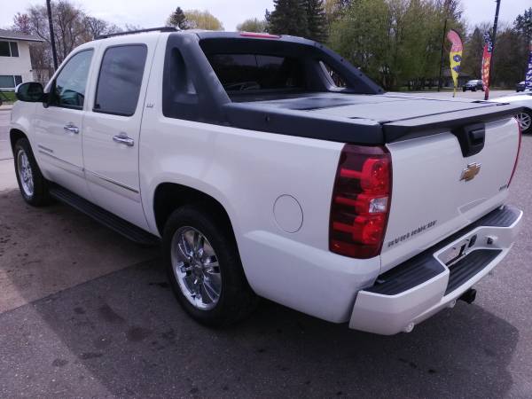 Chevrolet avalanche LTZ - - by dealer - vehicle for sale in Princeton, MN – photo 2