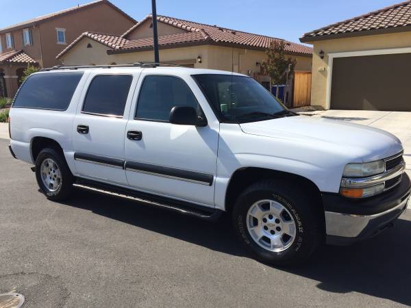 2004 Chevy suburban LT 4x4 1500 low miles like new for sale in Roseville, CA – photo 2