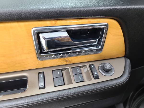 2011 Lincoln Navigator L! 4WD! Nav! Backup Cam! Htd&Cld Seats! DVD!... for sale in Suamico, WI – photo 12