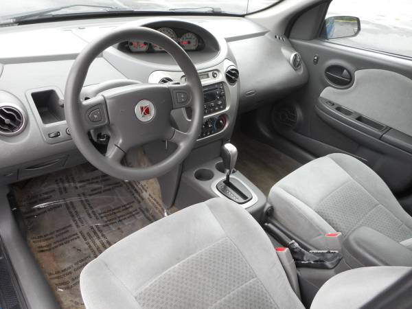 2005 SATURN ION LEVEL THREE / 2 OWNER CAR / 32 SERVICE RECORDS / 4 CYL for sale in Highland Park, IL – photo 12