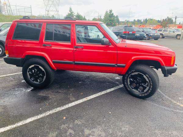 Must see ! 2000 Jeep Cherokee 4.0 liter nice wheels/lift for sale in Vancouver, OR – photo 4