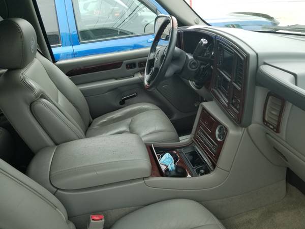 2005 Cadillac Escalade awd - - by dealer - vehicle for sale in Parkersburg , WV – photo 3