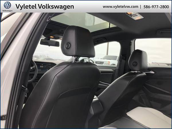 2020 Volkswagen Jetta sedan R-Line Auto w/ULEV - Volkswagen Pure for sale in Sterling Heights, MI – photo 14