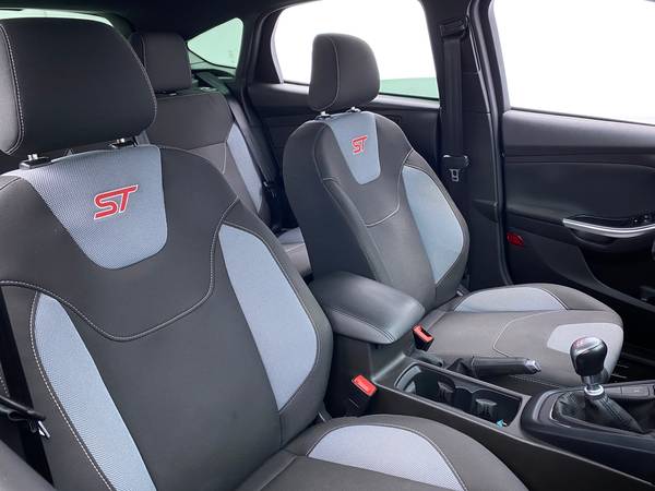 2016 Ford Focus ST Hatchback 4D hatchback Gray - FINANCE ONLINE -... for sale in Park Ridge, IL – photo 19