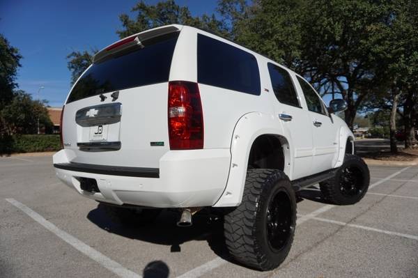 2011 Chevrolet Tahoe *(( Custom Lifted 4WD Z71 * 3rd Row ))* - cars... for sale in Austin, TX – photo 5