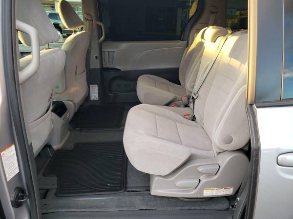 2017 Toyota Sienna LE Auto Access Seat GUARANTEED CREDIT APPROVAL! -... for sale in Waipahu, HI – photo 9