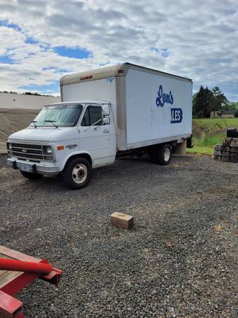 1993 Chevy 30 Box Van for sale in Jefferson, OR – photo 3