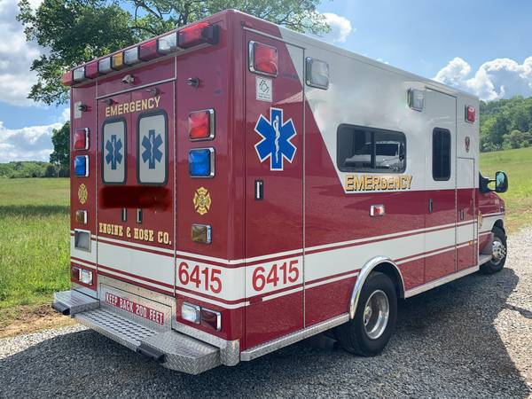 2007 Ford E450 PL Custom Ambulance - cars & trucks - by dealer -... for sale in Greeneville, NC – photo 2