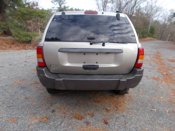 Jeep 2003 Grand Cherokee Larado - cars & trucks - by owner - vehicle... for sale in Putnam, CT – photo 8