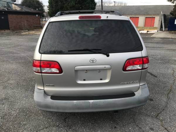 2001 Toyota Sienna LE 1 owner - - by dealer - vehicle for sale in Charlotte, NC – photo 6