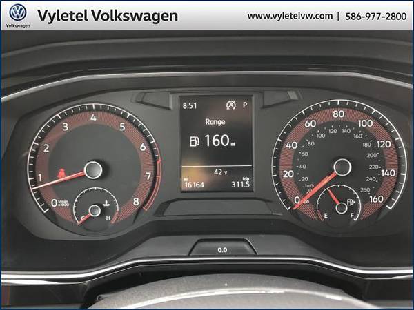2019 Volkswagen Jetta sedan SE Auto w/ULEV - Volkswagen Tornado Red for sale in Sterling Heights, MI – photo 21