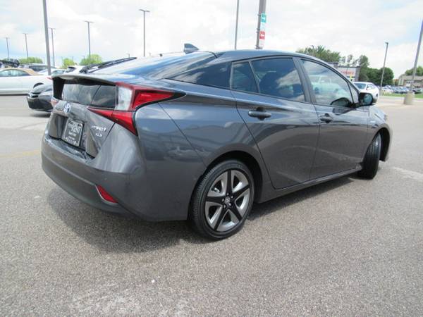 2019 Toyota Prius XLE - - by dealer - vehicle for sale in Evansville, IN – photo 10