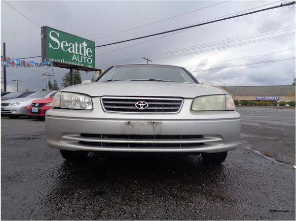 2001 Toyota Camry LE Sedan 4D FREE CARFAX ON EVERY VEHICLE! for sale in Lynnwood, WA – photo 2