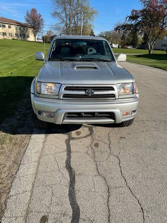 2000 toyota 4Runner SR5 for sale in milwaukee, WI – photo 2