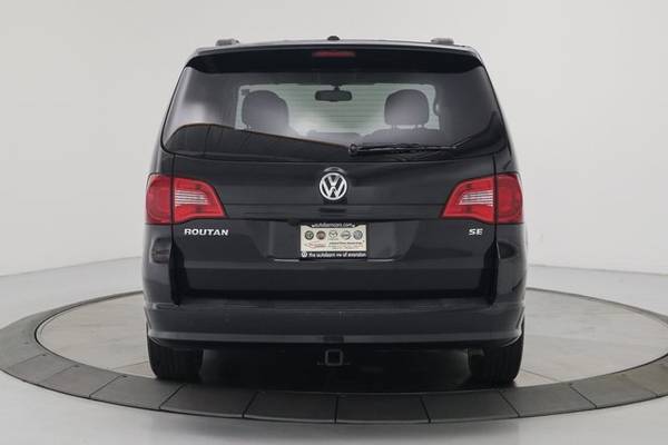 2012 *Volkswagen* *Routan* *4dr Wagon SE* Nocturne B for sale in Evanston, IL – photo 7
