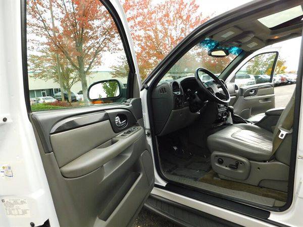 2004 GMC Envoy XUV SLT 4WD / Leather Heated / Excel Cond SLT 4WD 4dr... for sale in Portland, OR – photo 12