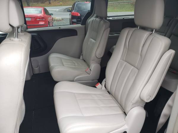 2011 Chrysler Town & Country Touring L Loaded up - cars & trucks -... for sale in Wynantskill, NY – photo 10