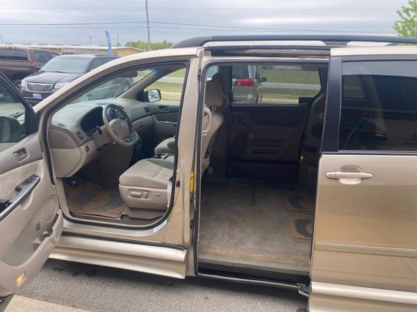 2007 toyota sienna side entry wheelchair van - - by for sale in Tulsa, OK – photo 7
