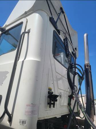 2012 Mack Pinnacle Day Cab Single Axle - - by dealer for sale in Miami, FL – photo 4