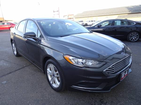 2018 Ford Fusion SE - cars & trucks - by dealer - vehicle automotive... for sale in Waterloo, IA – photo 8