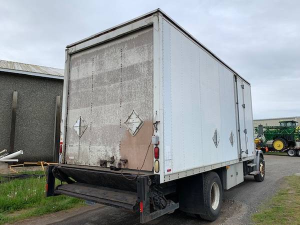 Freightliner w/curtain side box for sale in Ferndale, WA – photo 8