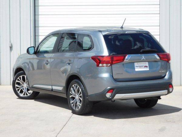 2016 Mitsubishi Outlander SE AWD - MOST BANG FOR THE BUCK! for sale in Colorado Springs, CO – photo 4
