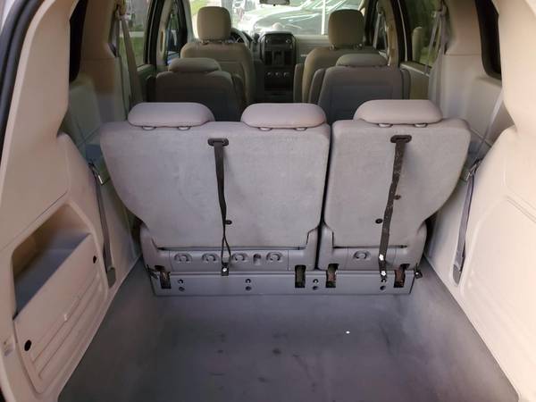 2009 DODGE GRAND CARAVAN - cars & trucks - by dealer - vehicle... for sale in MILWAUKEE WI 53209, WI – photo 9