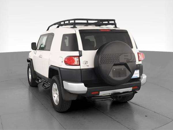 2010 Toyota FJ Cruiser Sport Utility 2D suv White - FINANCE ONLINE -... for sale in Akron, OH – photo 8