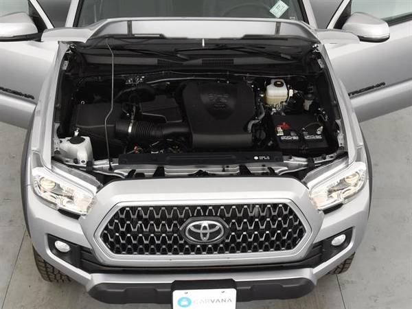 2018 Toyota Tacoma Double Cab TRD Off-Road Pickup 4D 5 ft pickup for sale in Atlanta, CA – photo 4