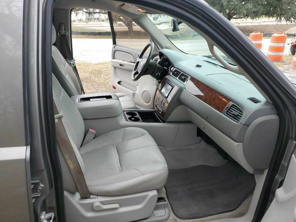 2007 Chevrolet Tahoe LT, 3rd Row Seats, New tires - cars & trucks -... for sale in Pflugerville, TX – photo 11