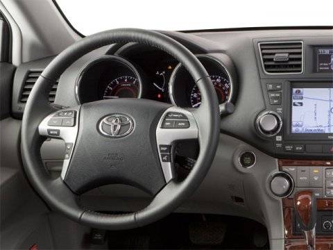 2013 Toyota Highlander Limited - cars & trucks - by dealer - vehicle... for sale in Wichita, KS – photo 7