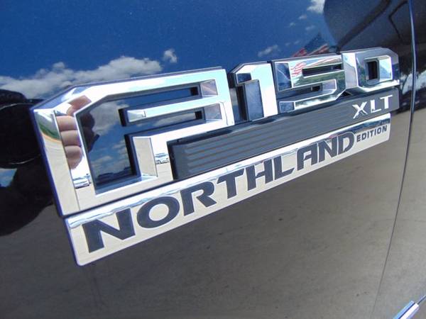 2017 Ford F-150 CREW CAB 4X4 XLT (*Mileage: 29,379!) - cars & trucks... for sale in Devine, TX – photo 4