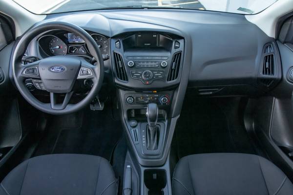 2018 FORD FOCUS SE - - by dealer - vehicle automotive for sale in Smithfield, RI – photo 14