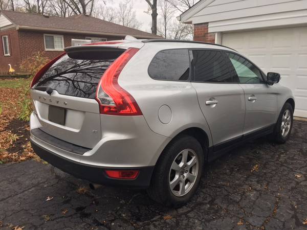 2010 Volvo XC60 - 3.2l V6 - cars & trucks - by owner - vehicle... for sale in Cincinnati, OH – photo 8