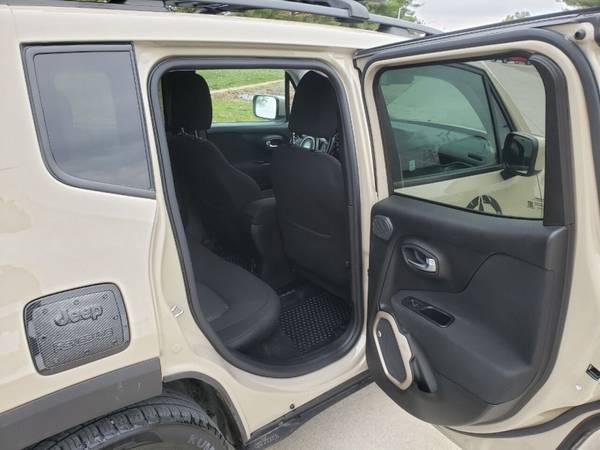 2016 Jeep Renegade Latitude 4dr SUV 30,232 Miles - cars & trucks -... for sale in Omaha, NE – photo 23