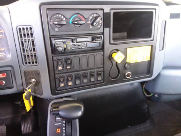 84k Miles 45' International 4300 Digger Derrick Diesel Terex Telelect for sale in Hampshire, TX – photo 18