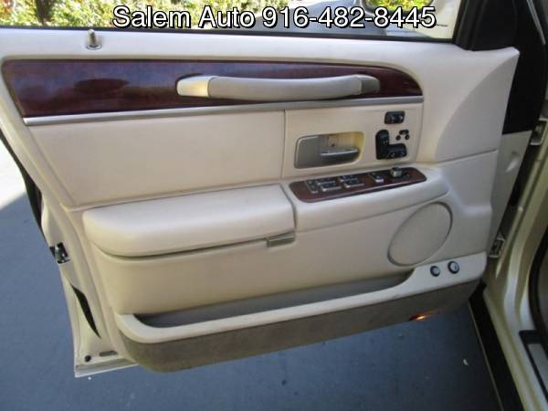 2003 Lincoln Town Car CARTIER - SUNROOF - LEATHER AND HEATED SEATS -... for sale in Sacramento , CA – photo 14