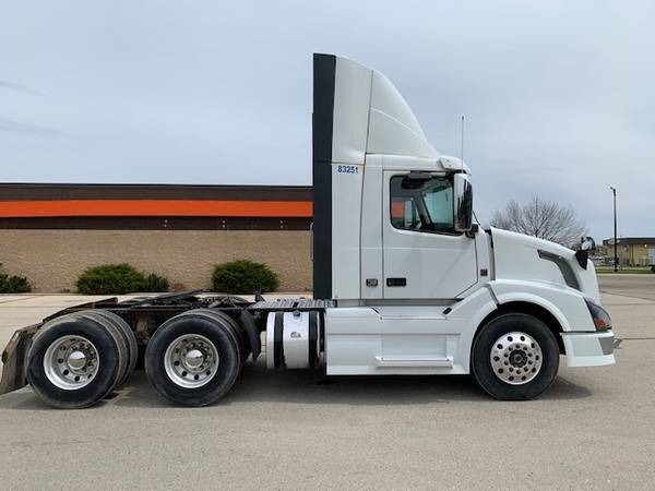 2013 Volvo VNL64T300 Day Cab Tractor #83251 - cars & trucks - by... for sale in Fond Du Lac, WI – photo 7
