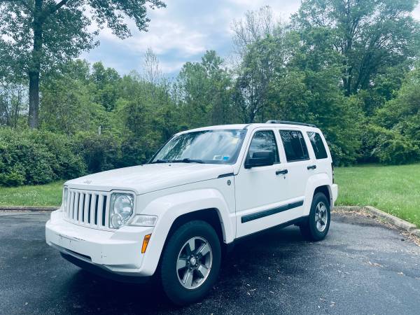 2008 JEEP LIBERTY 3 7L V6 One Owner - - by dealer for sale in St. Charles, MO – photo 2