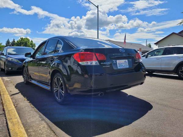 2010 Subaru Legacy 6spd CLEAN for sale in Battle ground, OR – photo 3