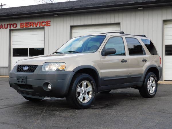 ONLY 116K MILES!!!...2007 Ford Escape XLT!!!...AWD!!! for sale in Battle Creek, MI – photo 2