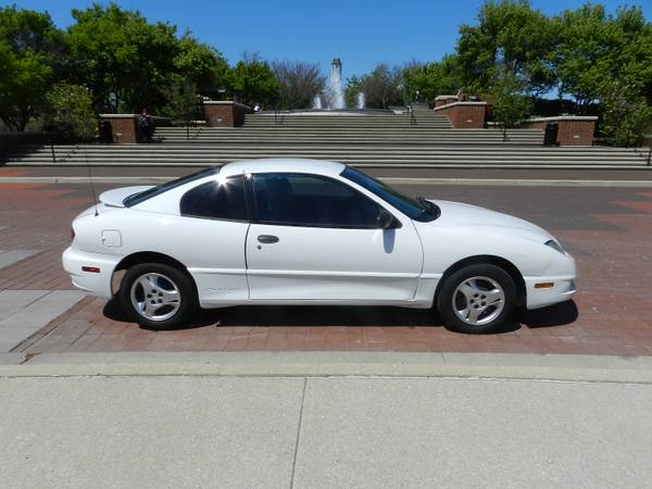 2005 Pontiac Sunfire Rust Free Southern Owned 107, 302 Miles for sale in Carmel, IN – photo 6